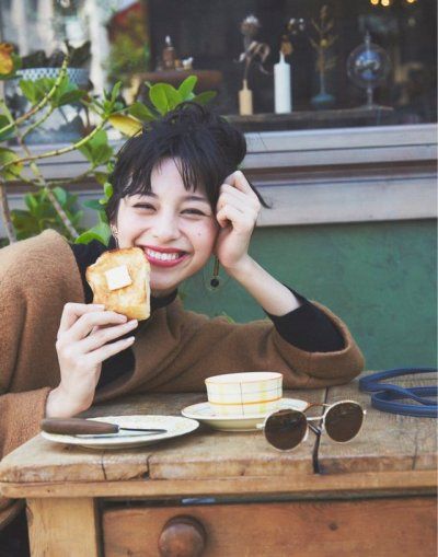 有脾氣的女人，沒有特別的心眼，她們懶得處心積慮去計算別人，亦懶得去討好人。