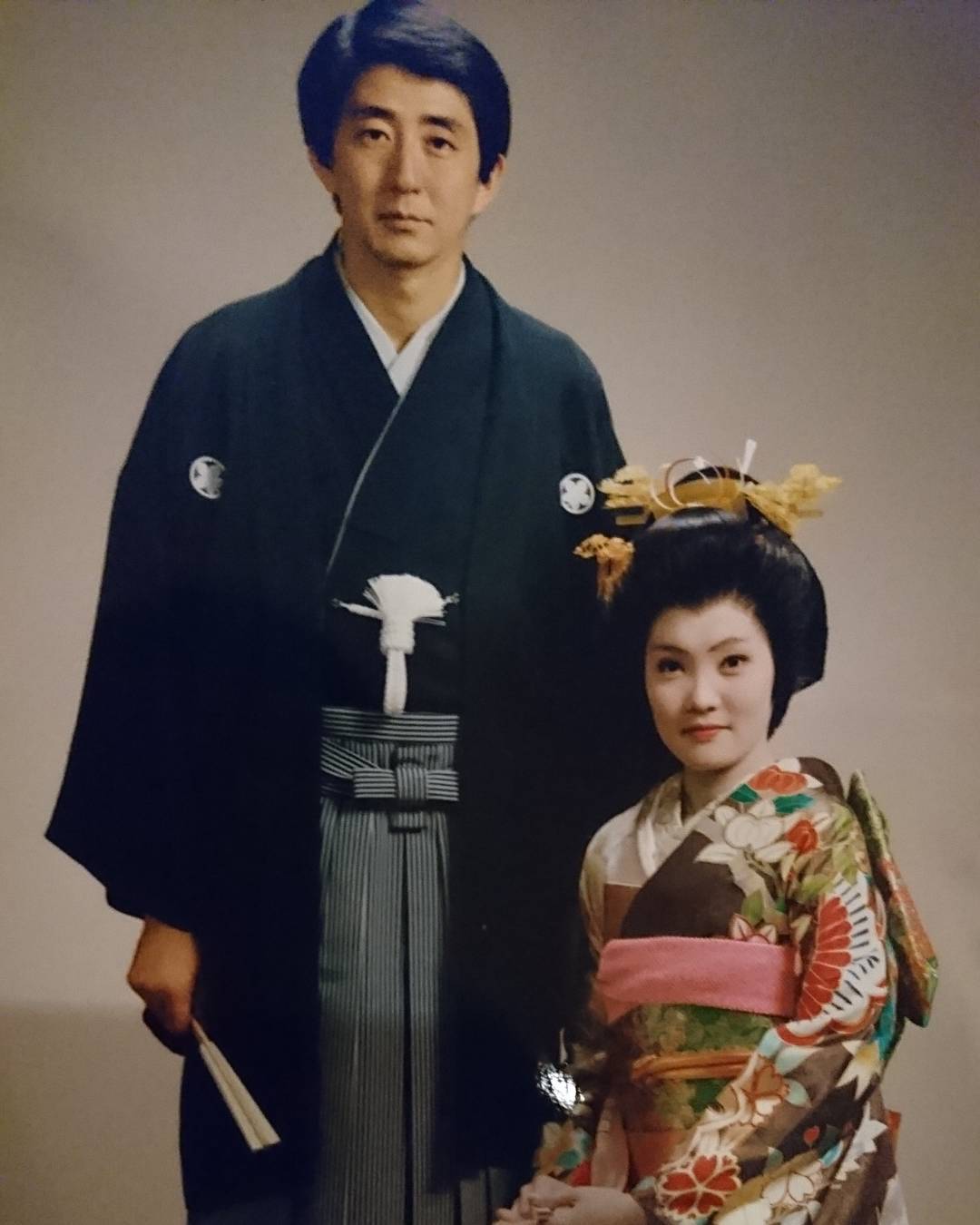日本前首相安倍晉三與太太安倍昭惠婚照