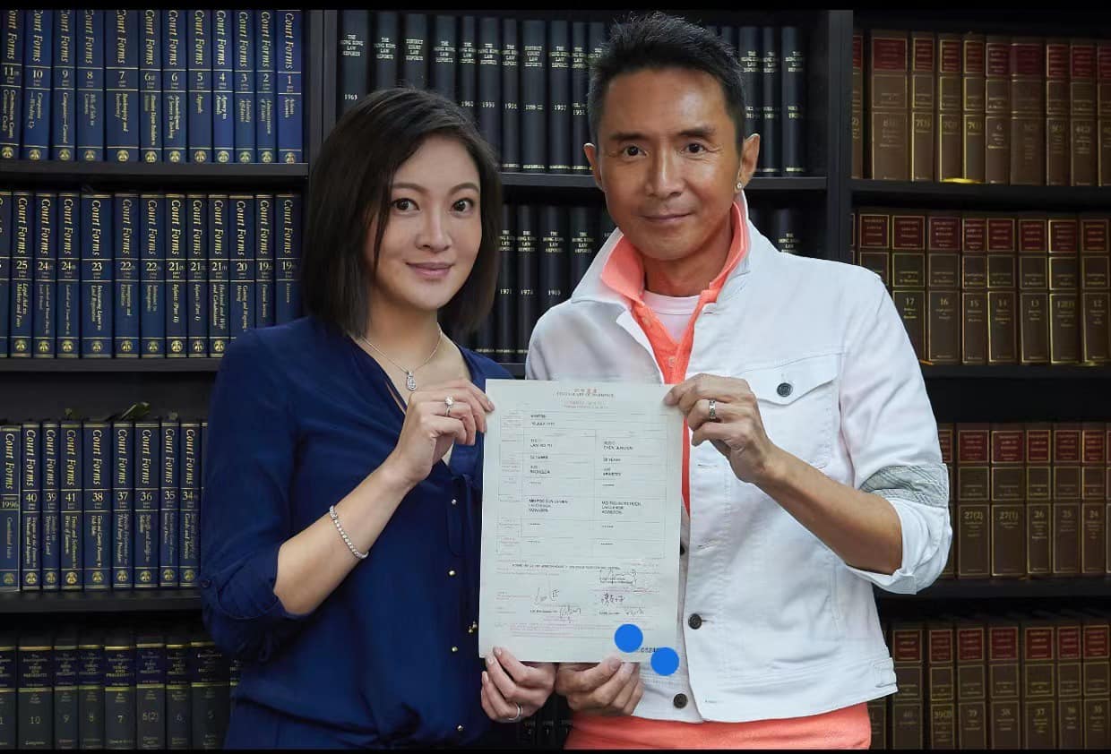 林利兩日前才上載與太太陳貞均當年結婚領證合照,太太卻突然宣布離婚。