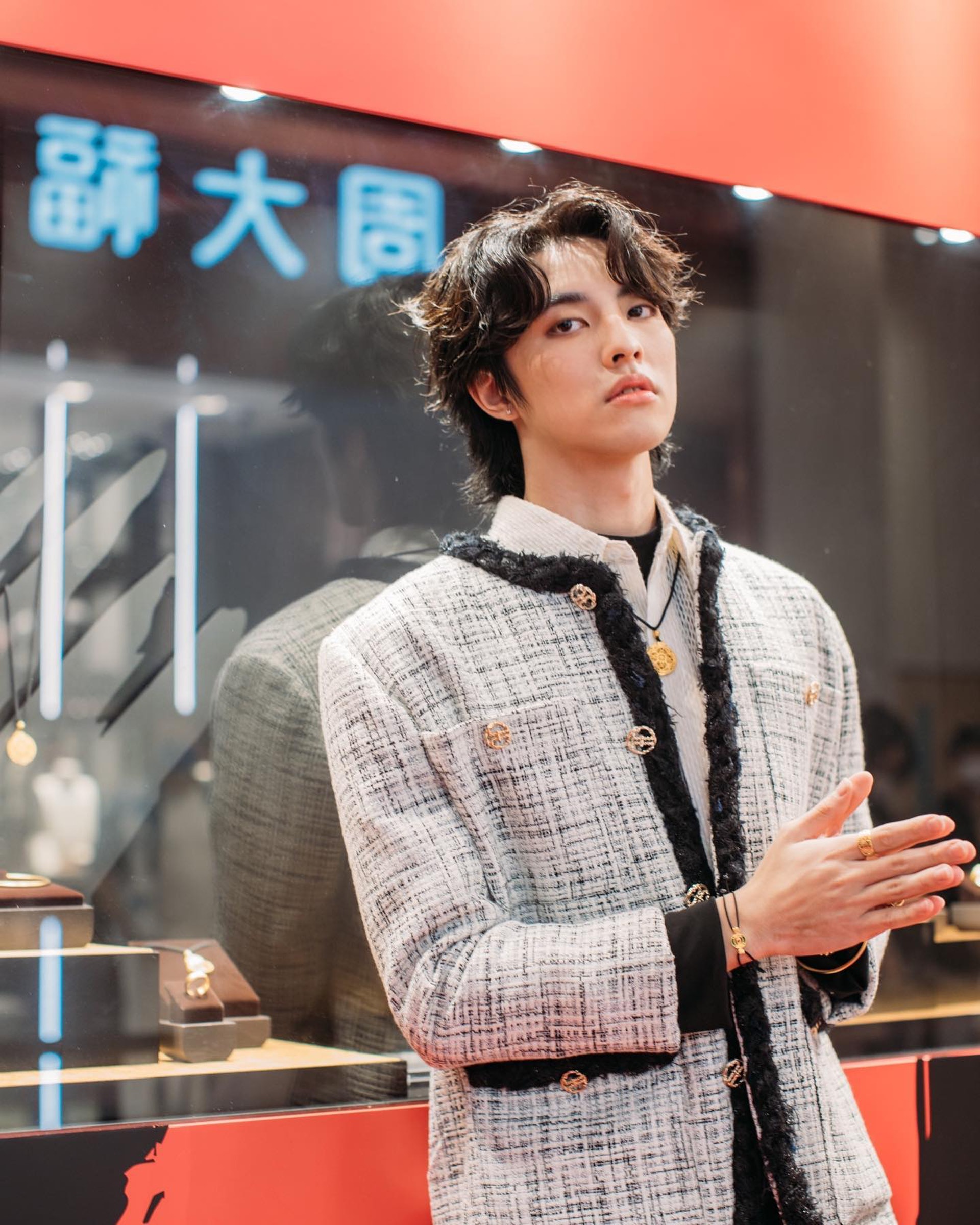 Kenji范麒智因生得高大靚仔而被發掘做模特兒。