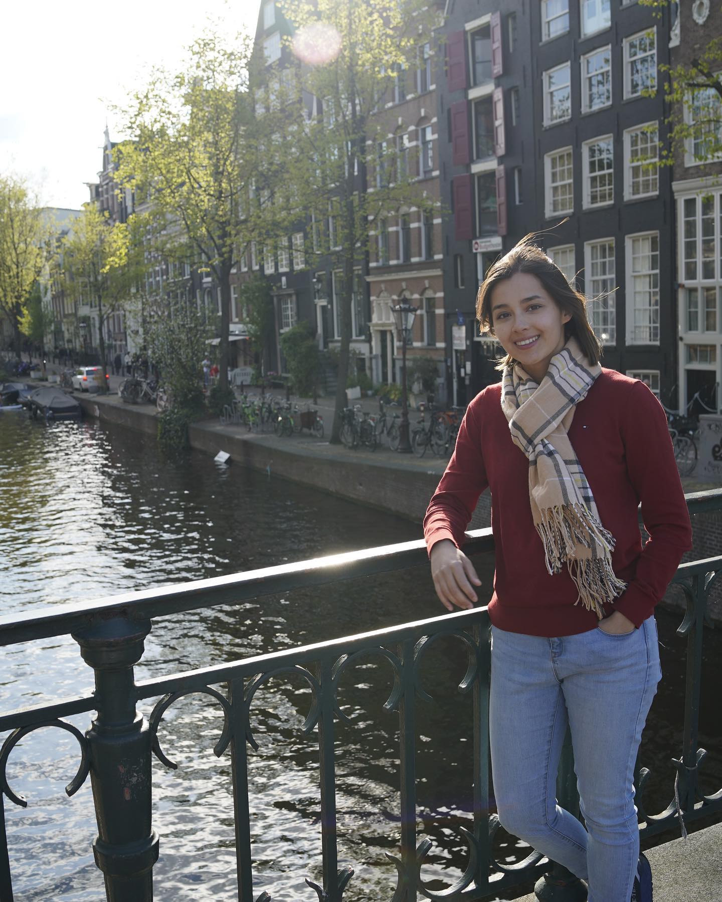 謝嘉怡暫別TVB返蘇格蘭度假。