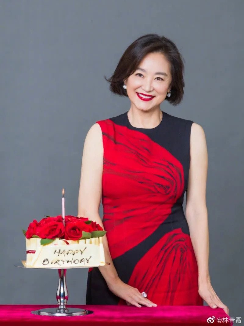 林青霞11億失火豪宅是生日禮物。