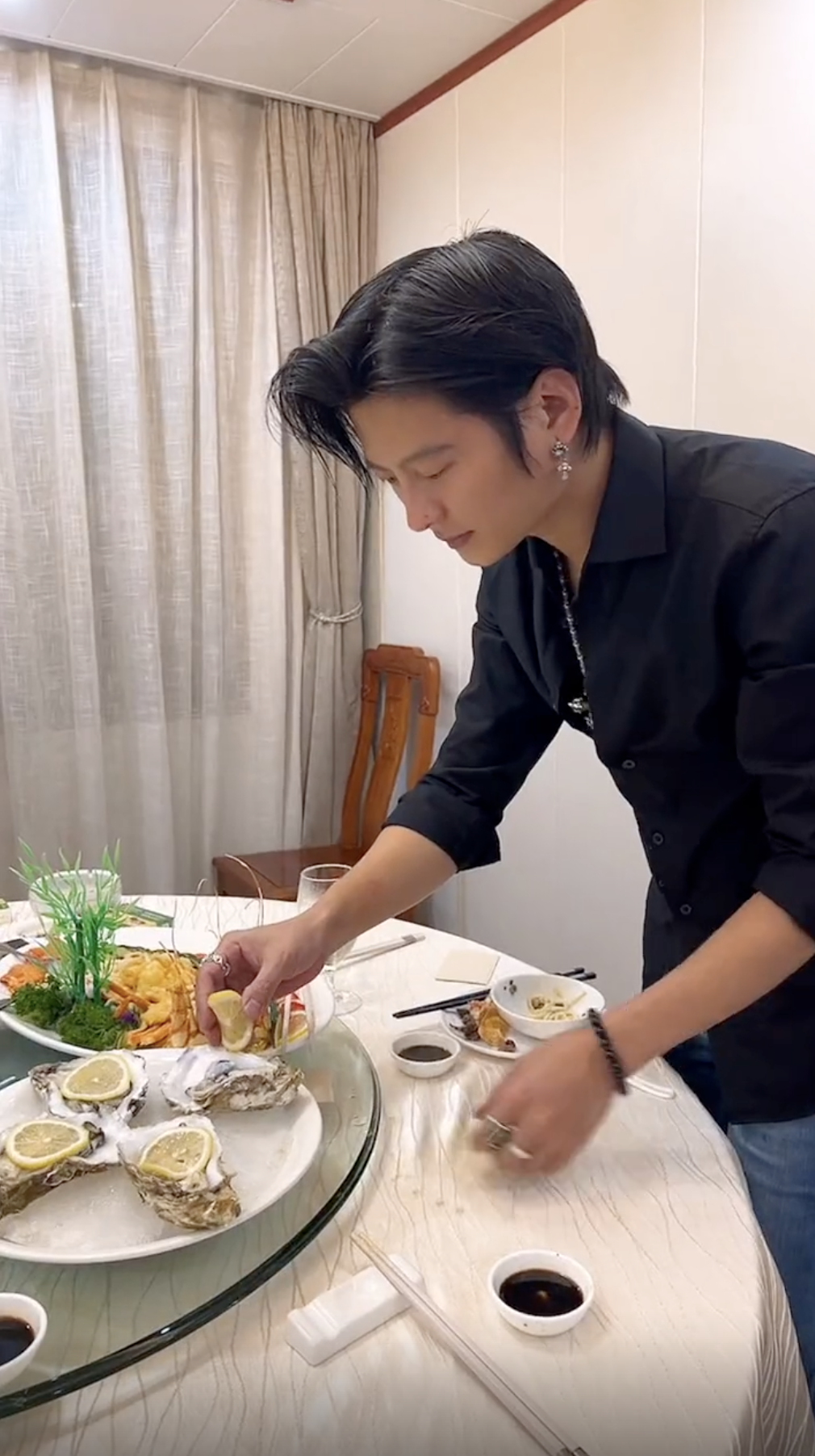 有內地網民大讚過他有謝霆鋒年輕時的影子