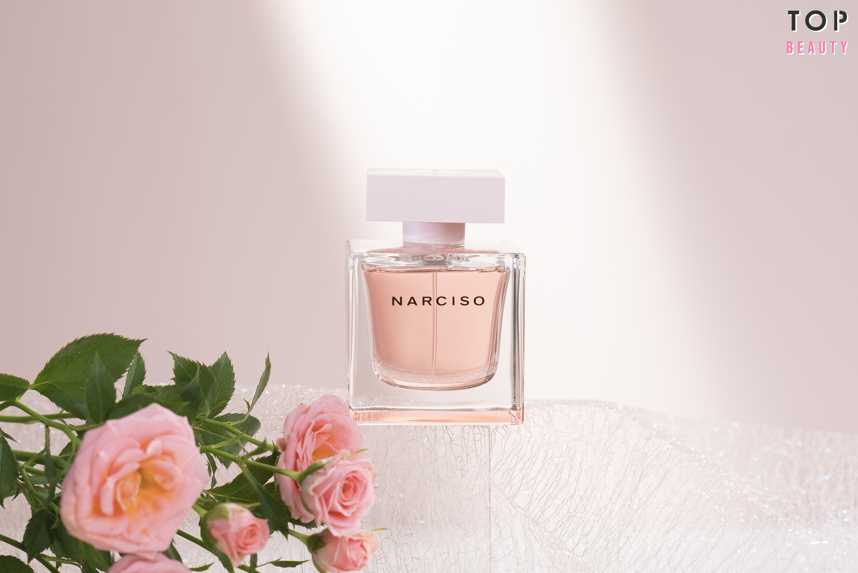 無可取替的標誌。麝香的香氣,在優雅的木質香、感性的雪松木和開司米木