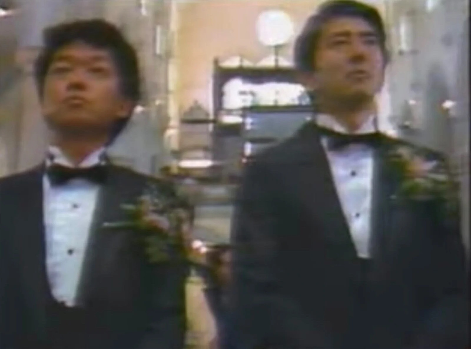 當年陳美齡與金子力結婚時,安倍以好兄弟的身份擔任伴郎