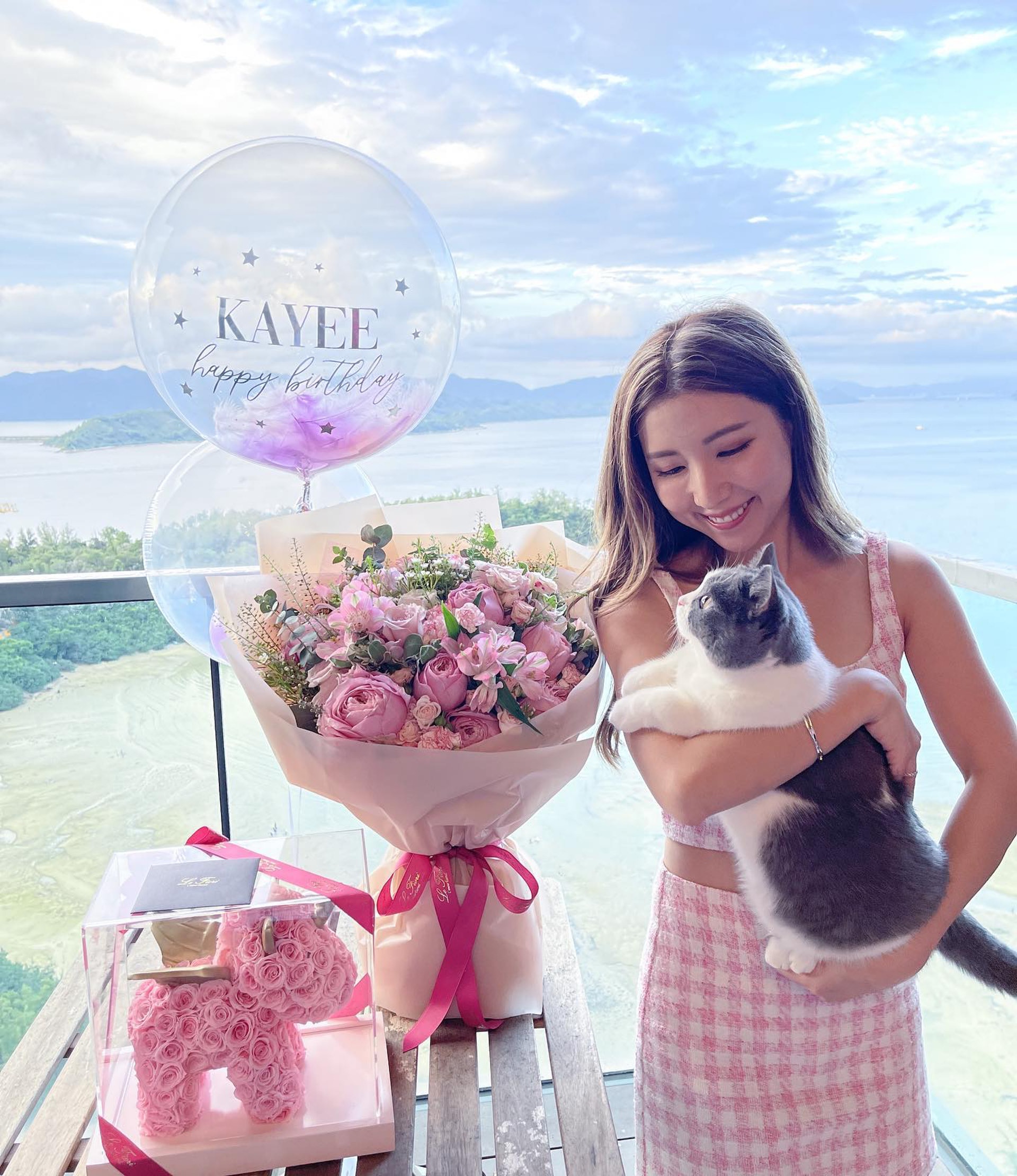 譚嘉儀入住擁有無敵大海景的烏溪沙豪宅,並與古天樂同住一個屋苑做鄰居。