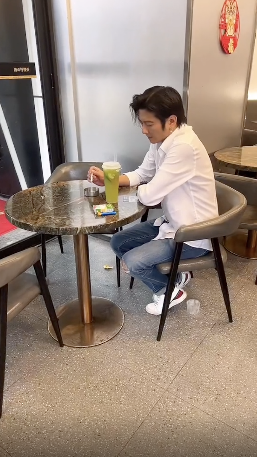 黃寧的模仿多靠角度