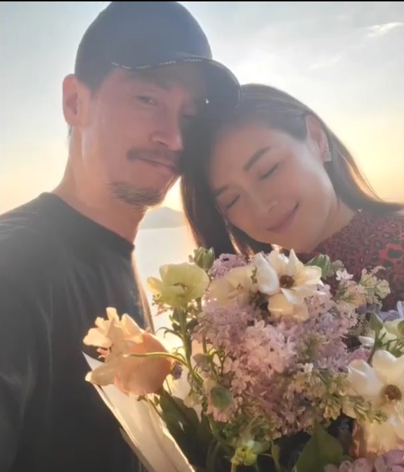 陳豪 (Moses)與同老婆陳茵媺 (Aimee)愛得甜蜜