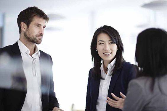 想晉身成有錢人,就一定要加入有錢人的圈子,認識不同專業人士,學習他們的成功秘訣。