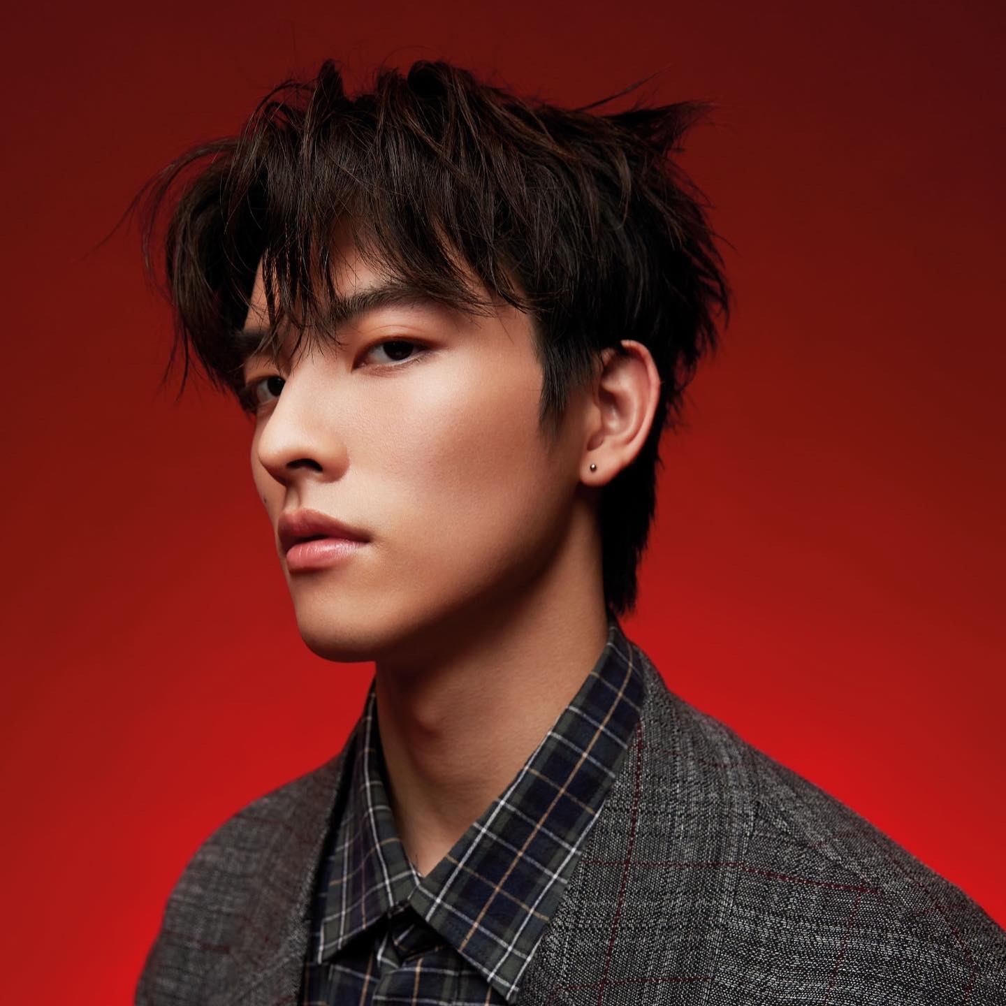 由於擁有出眾的外貌和高䠷的身型，Kenji范麒智入行後很快成為各大時裝品牌活動的寵兒。