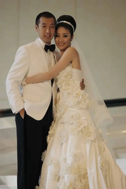 陳慧琳在事業如中天之際選擇與初戀男友結婚。