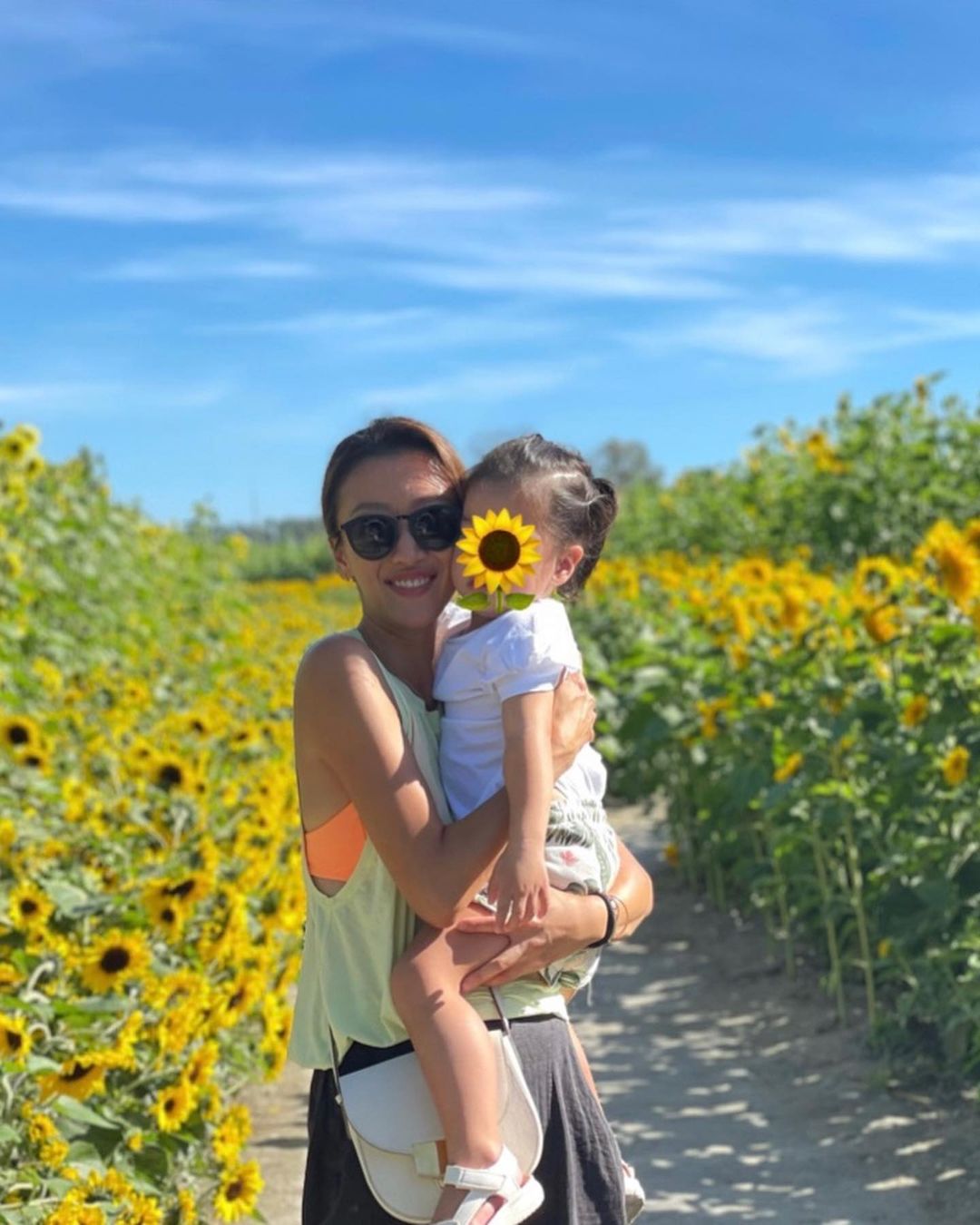 謝賢女兒、謝霆鋒妹妹謝婷婷2019年6月突然宣布誕下一女