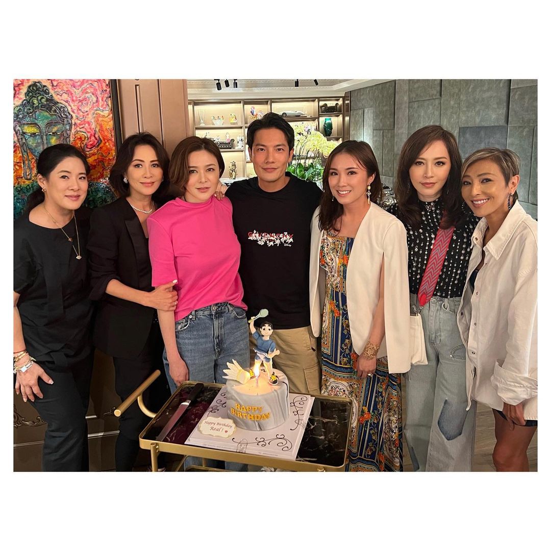 劉嘉玲與關之琳一同為丁子高慶生。