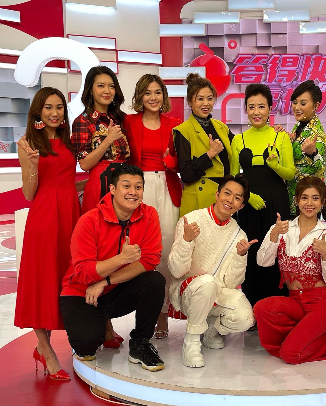 為新節目《答得快好世界》進行錄影