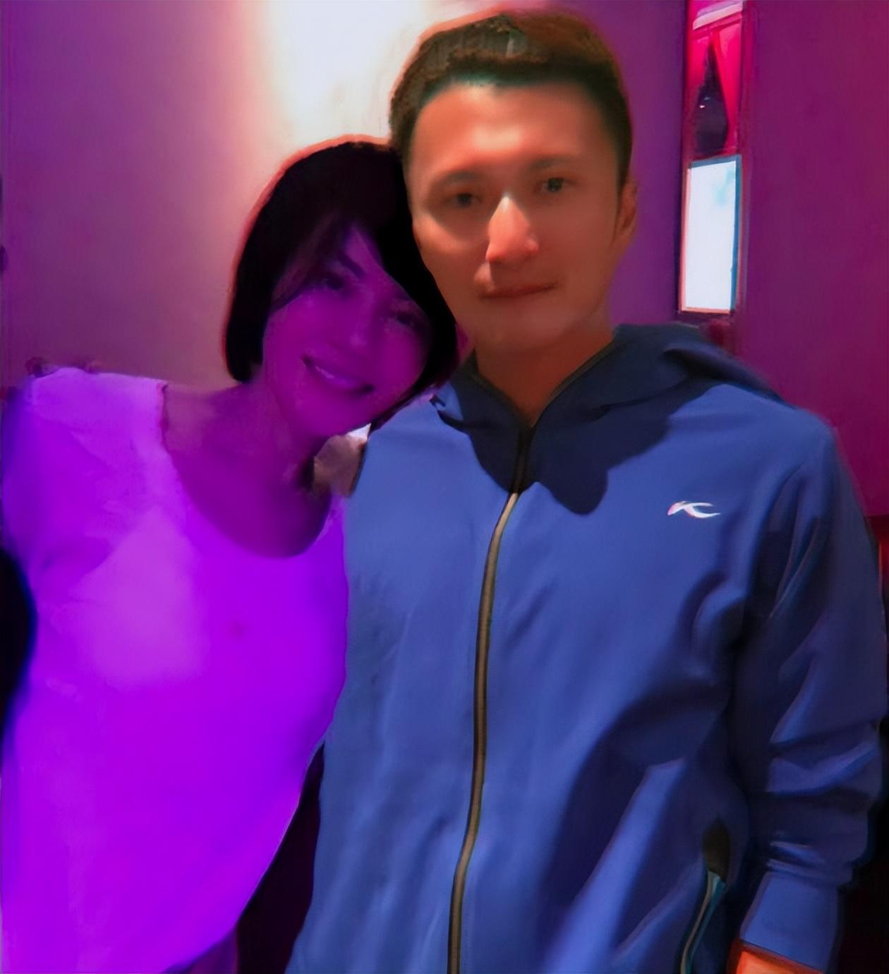與謝霆鋒三度復合愛得低調