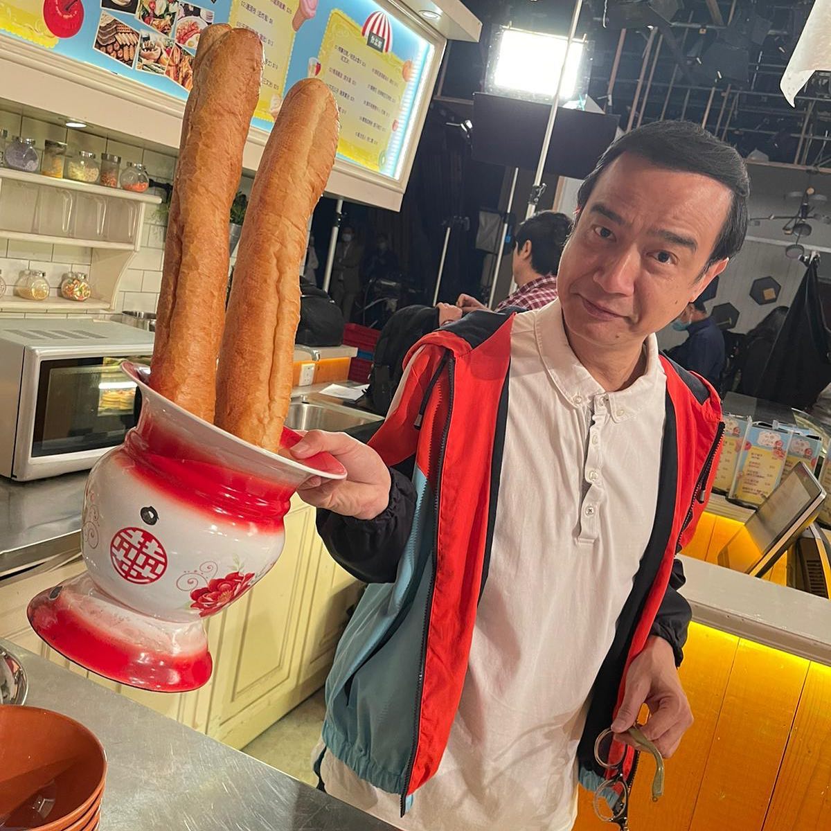 鍾志光演出過無數劇集。