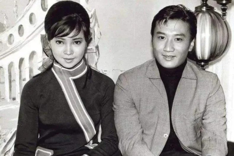 蕭芳芳曾與謝賢有過一段情。