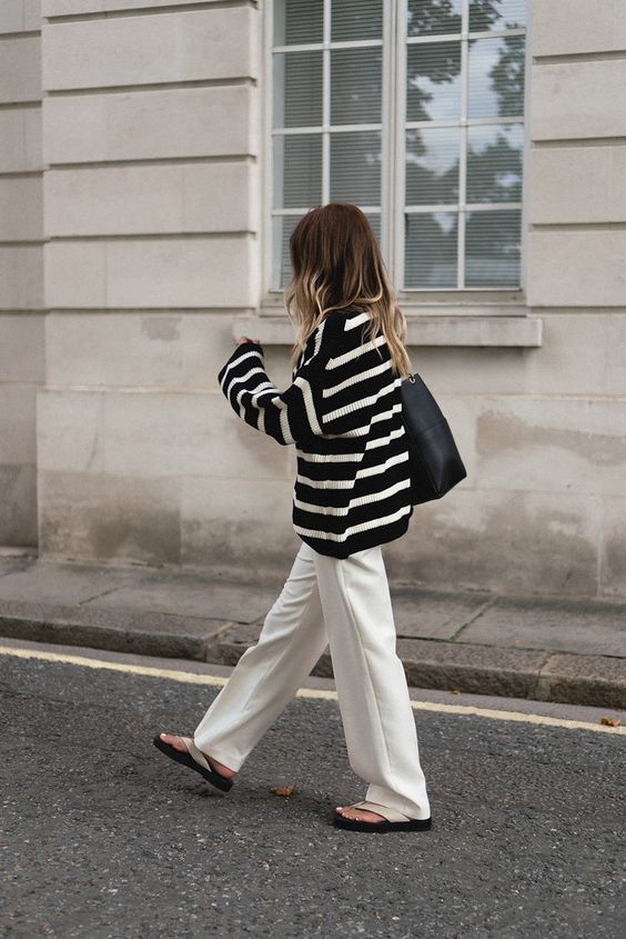 農曆七月鬼節穿搭禁忌四：避免穿上黑白間條