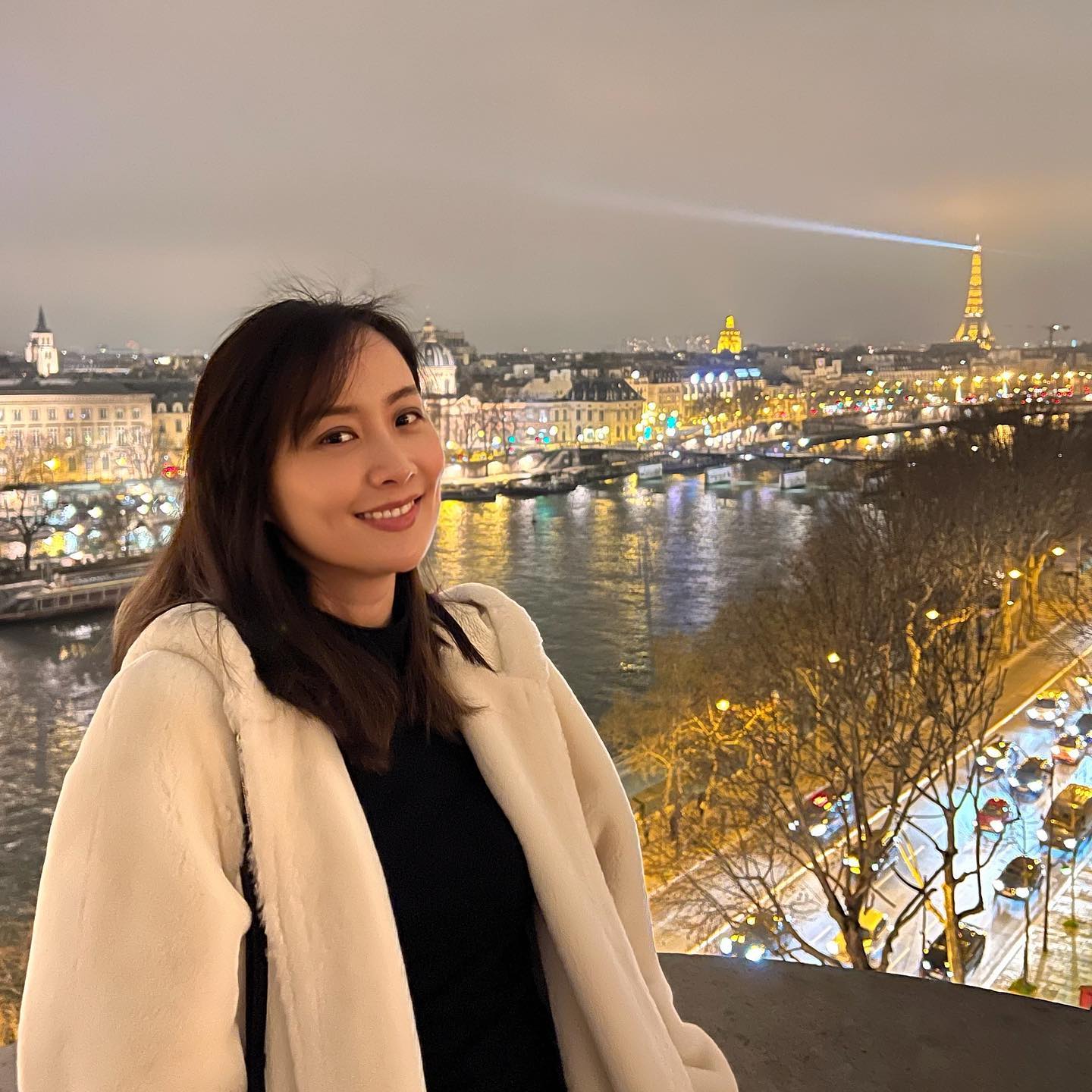 陳法拉當年主動向薛世恒提出離婚。