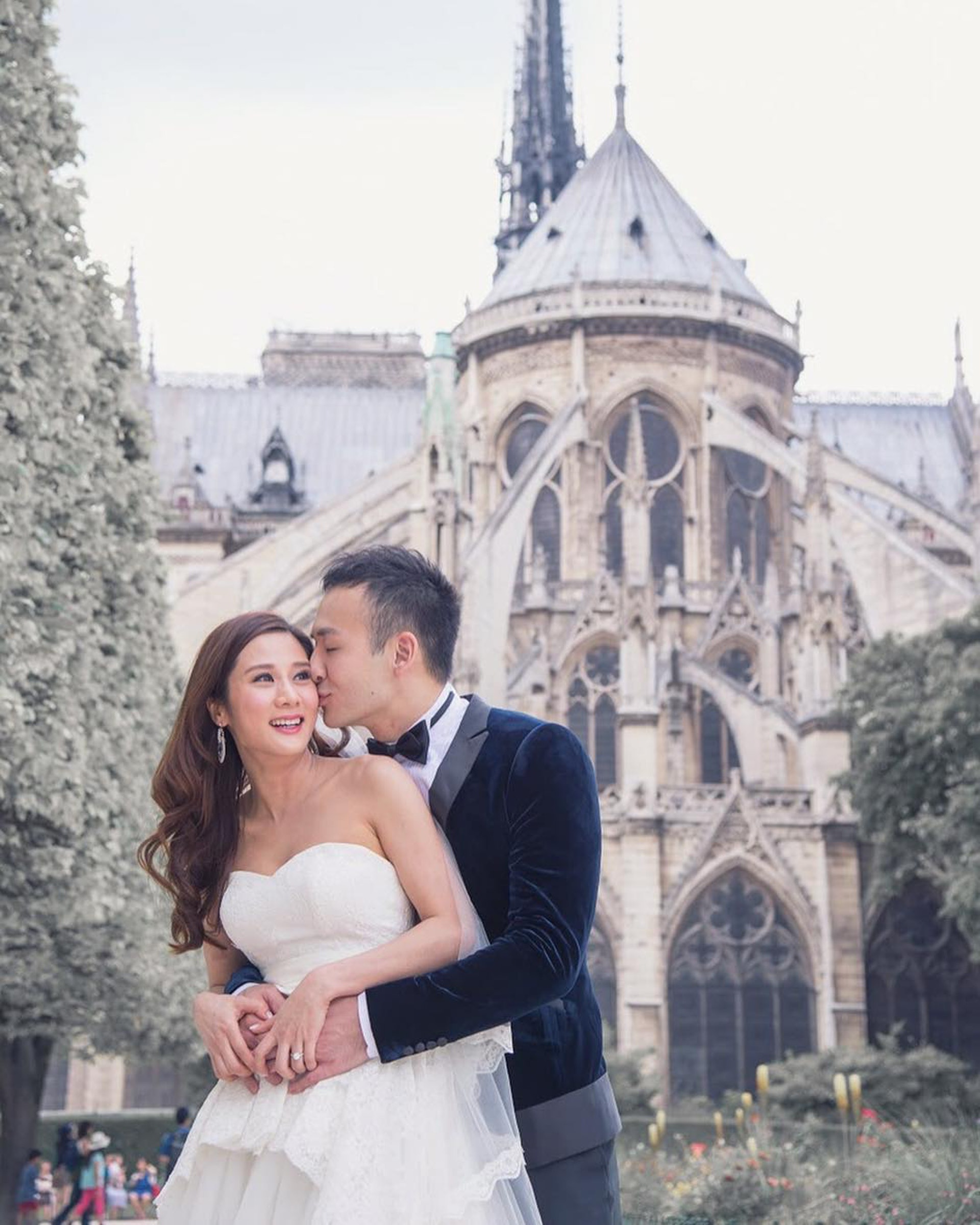 張嘉兒於2015年與金融才俊男友Nathan在加拿大結婚。