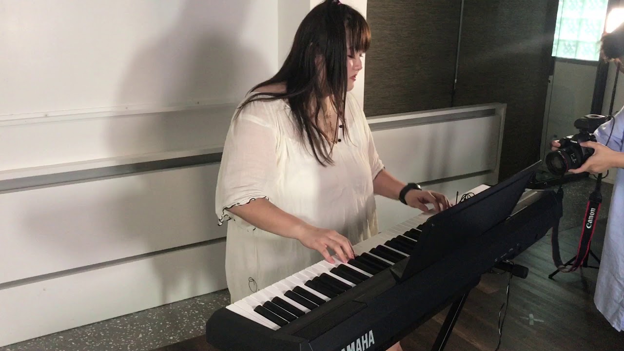 真人不露相 擁八級鋼琴資歷