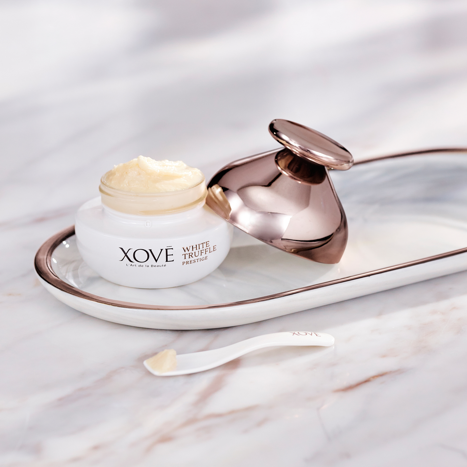 #白松露明眸提升緊緻眼霜 特別適合眼周肌膚較乾燥、乾紋較現時用。