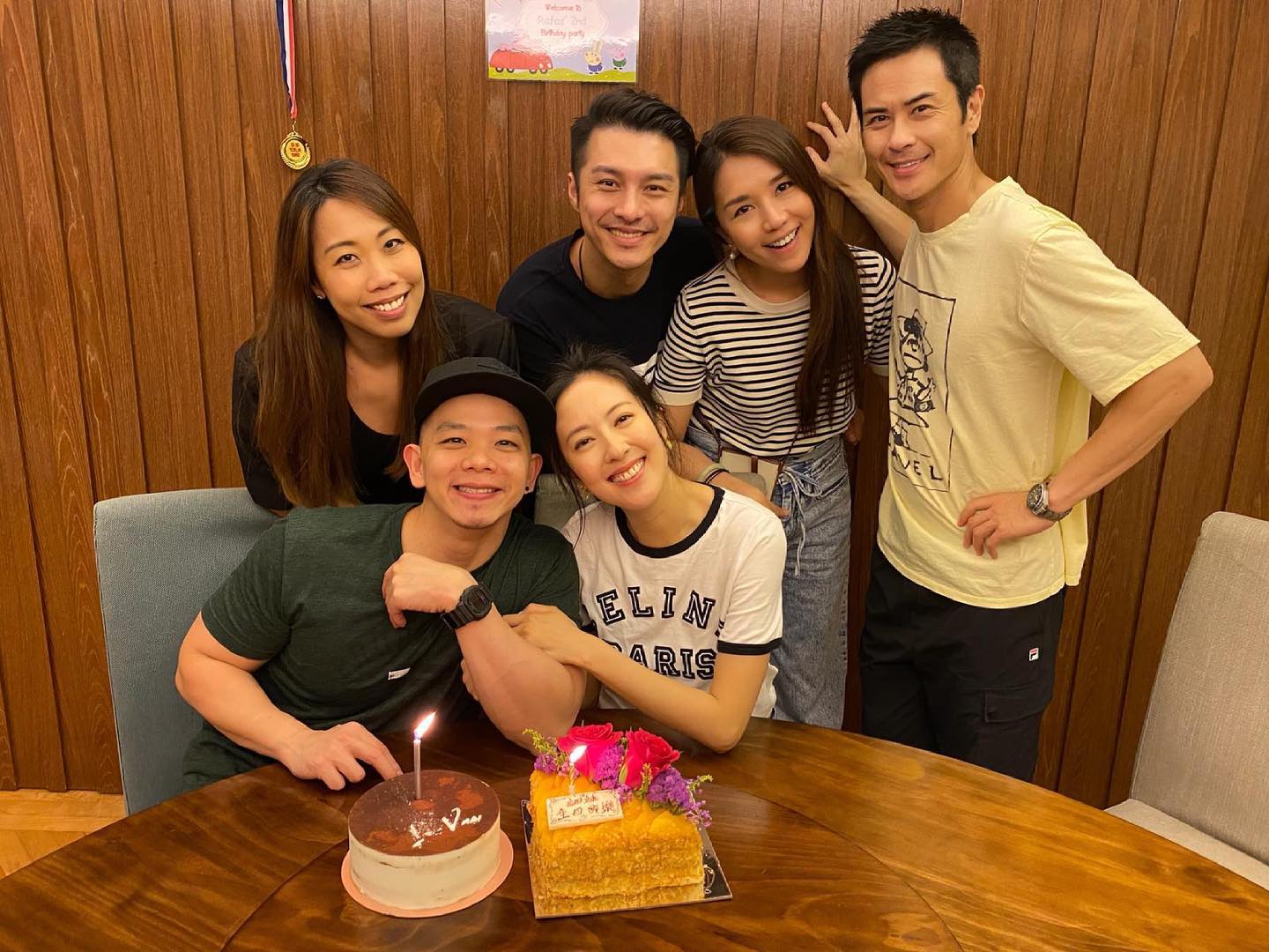 Samantha出席所有男友朋友聚會。