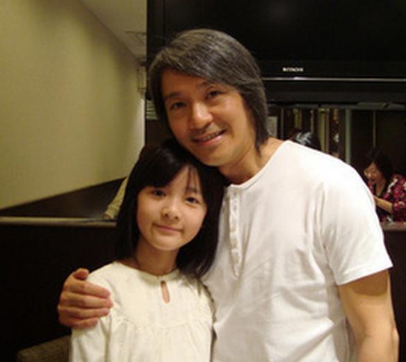 在電影中扮演周星馳的兒子「周小狄」