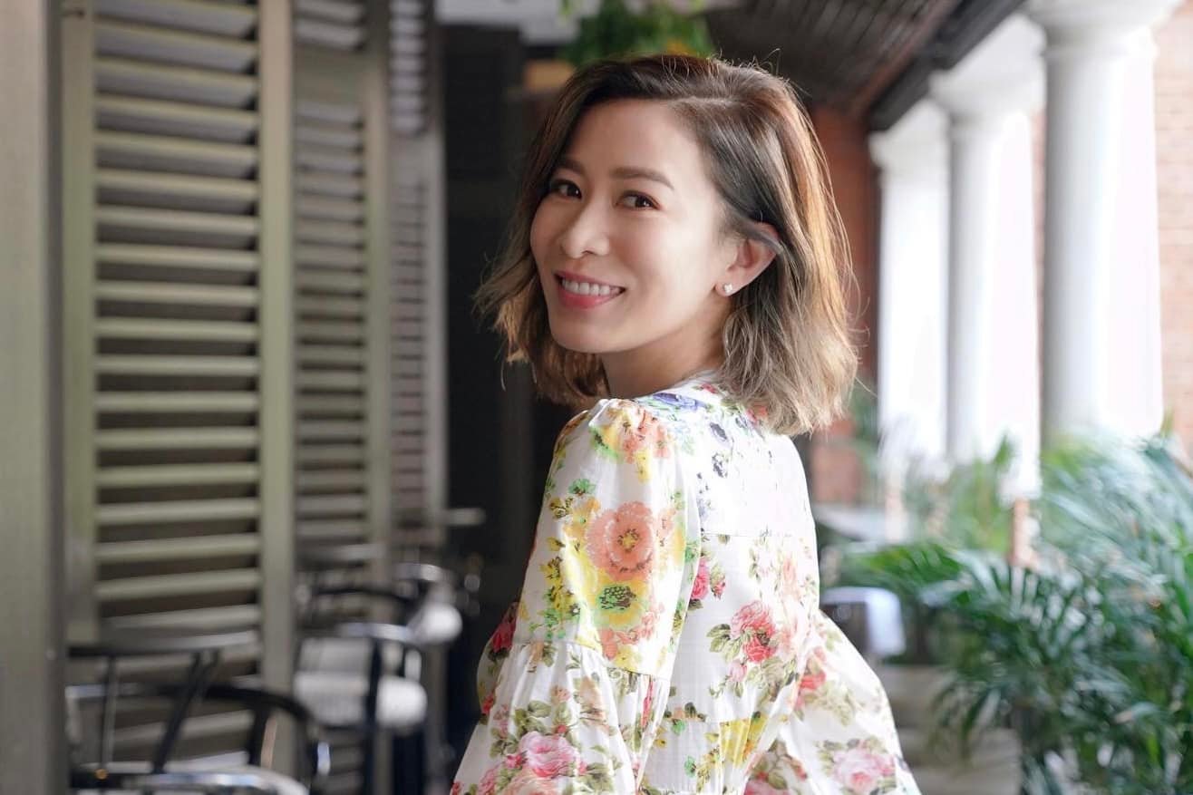 佘詩曼早年買一間給媽媽及哥哥一家居住,另一間則是自住。