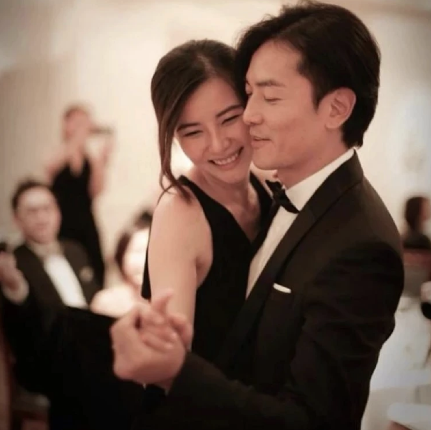 蒙嘉慧與鄭伊健結婚照