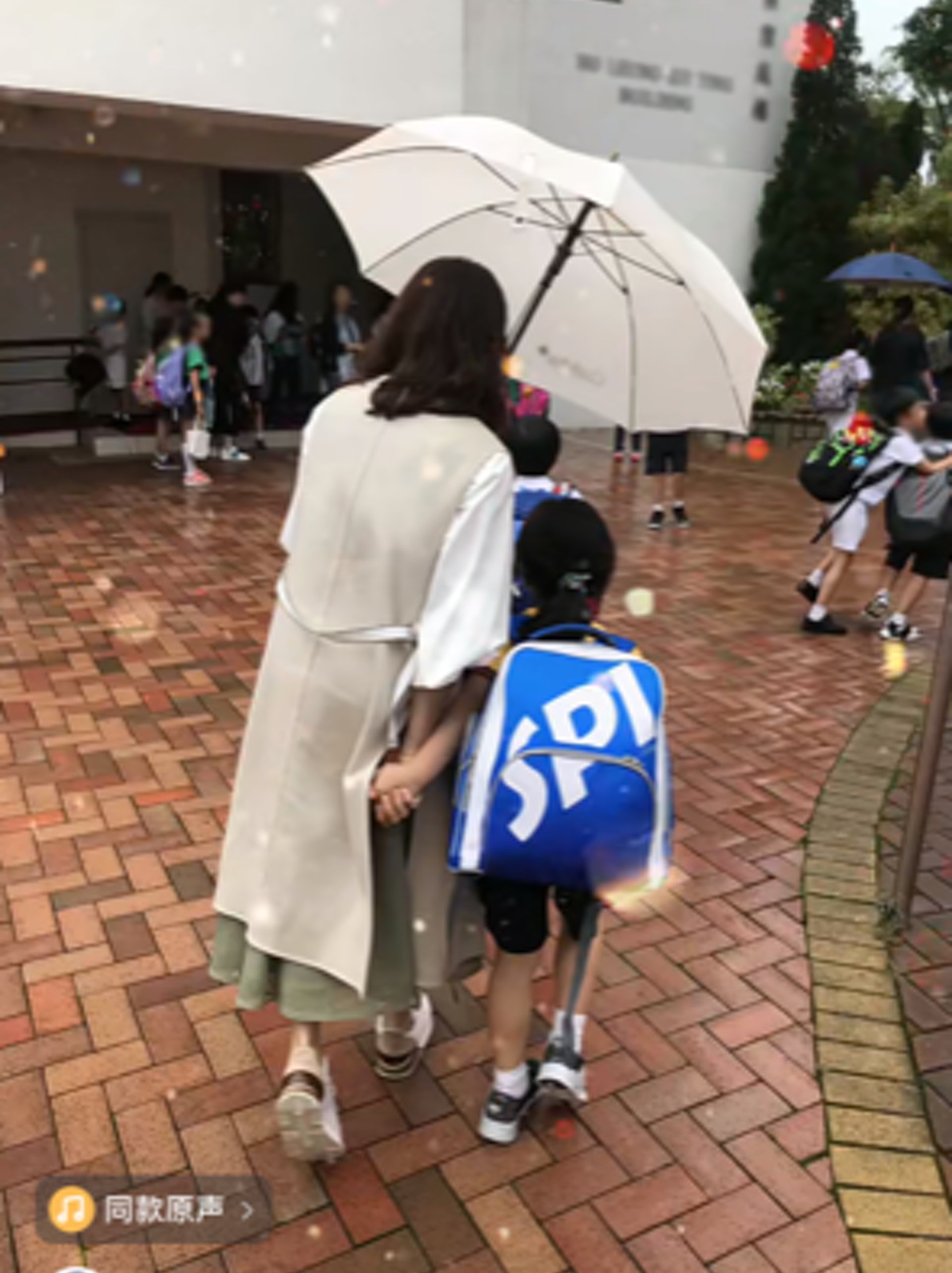 照顧女兒親力親為不假手於人