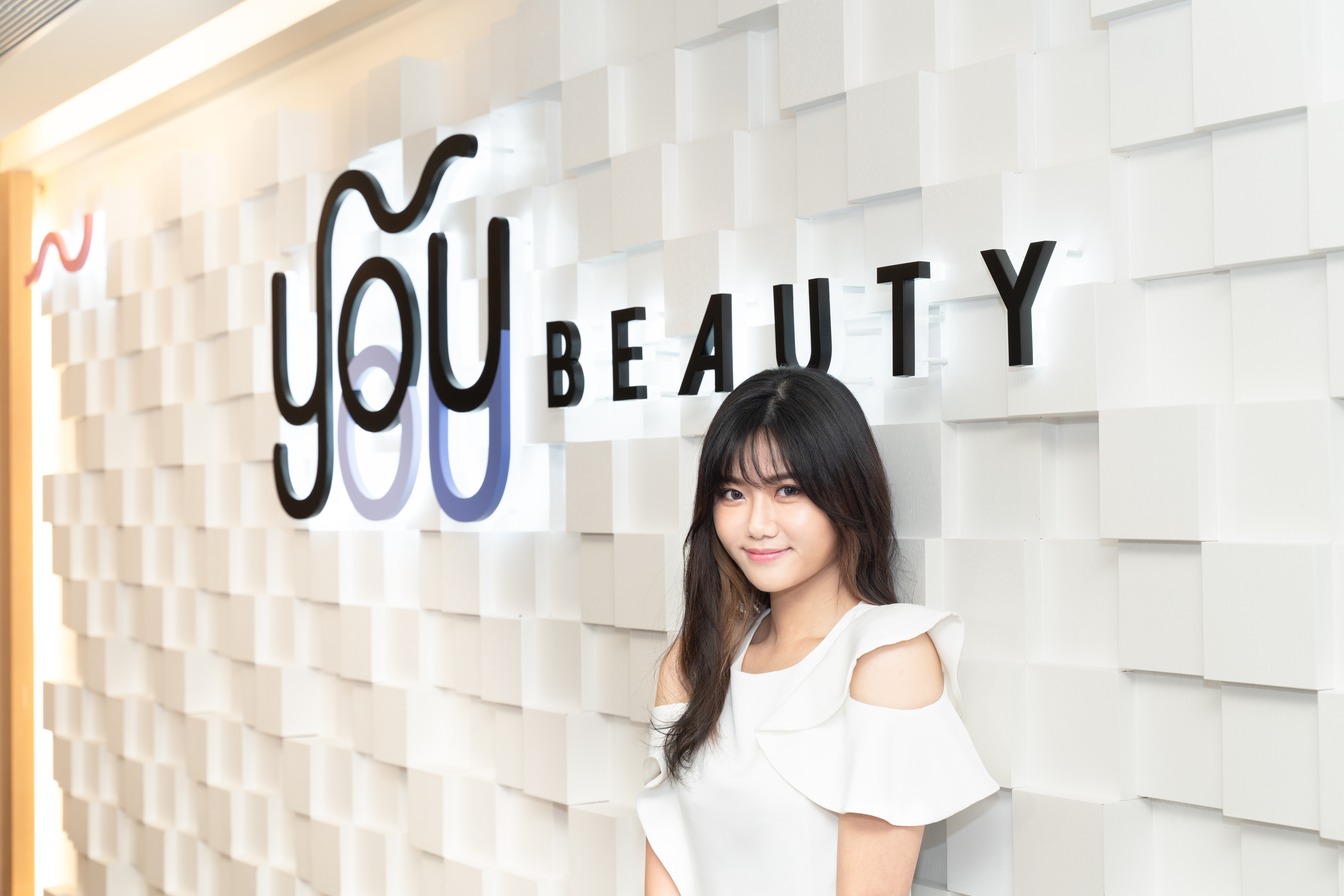 3妹郭嘉盈經已率先感受了YOU BEAUTY光學護膚力量，更成為了忠粉！