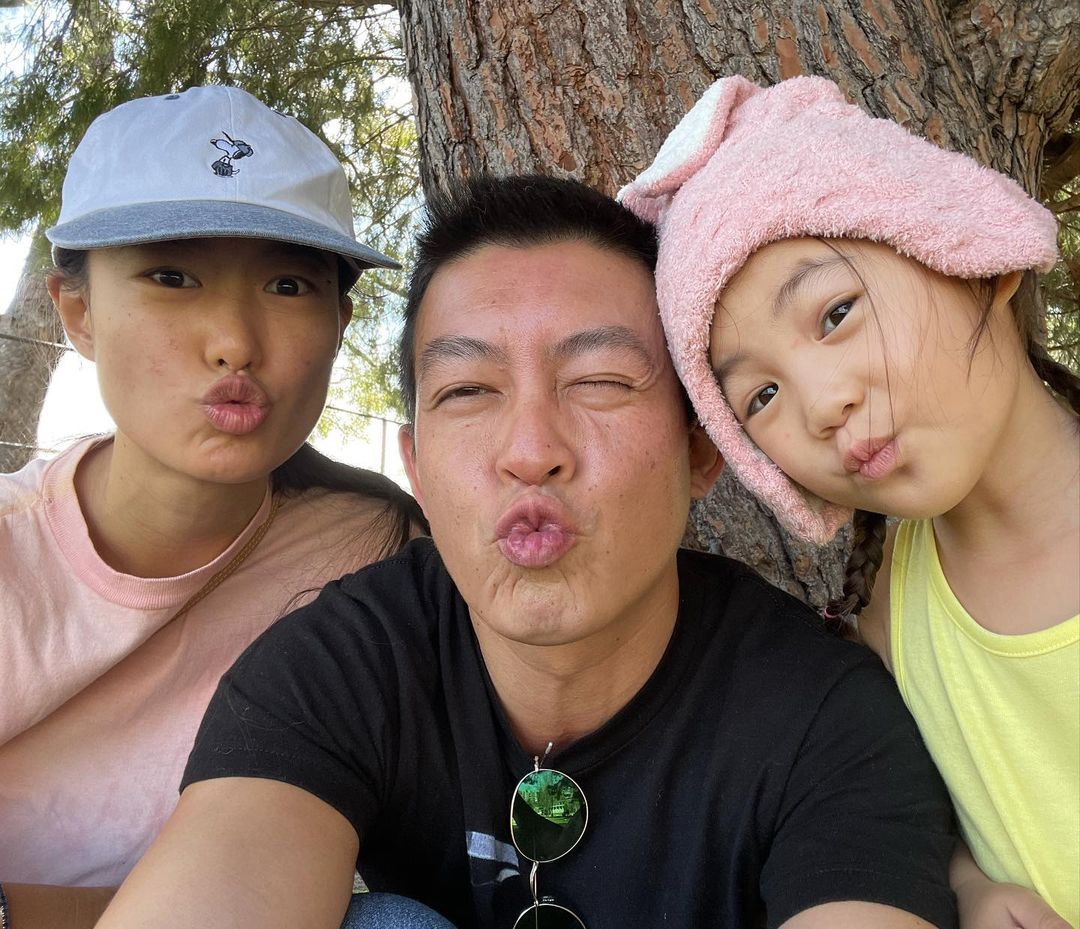 陳冠希、秦舒培與囡囡Alaia一家三口超溫馨