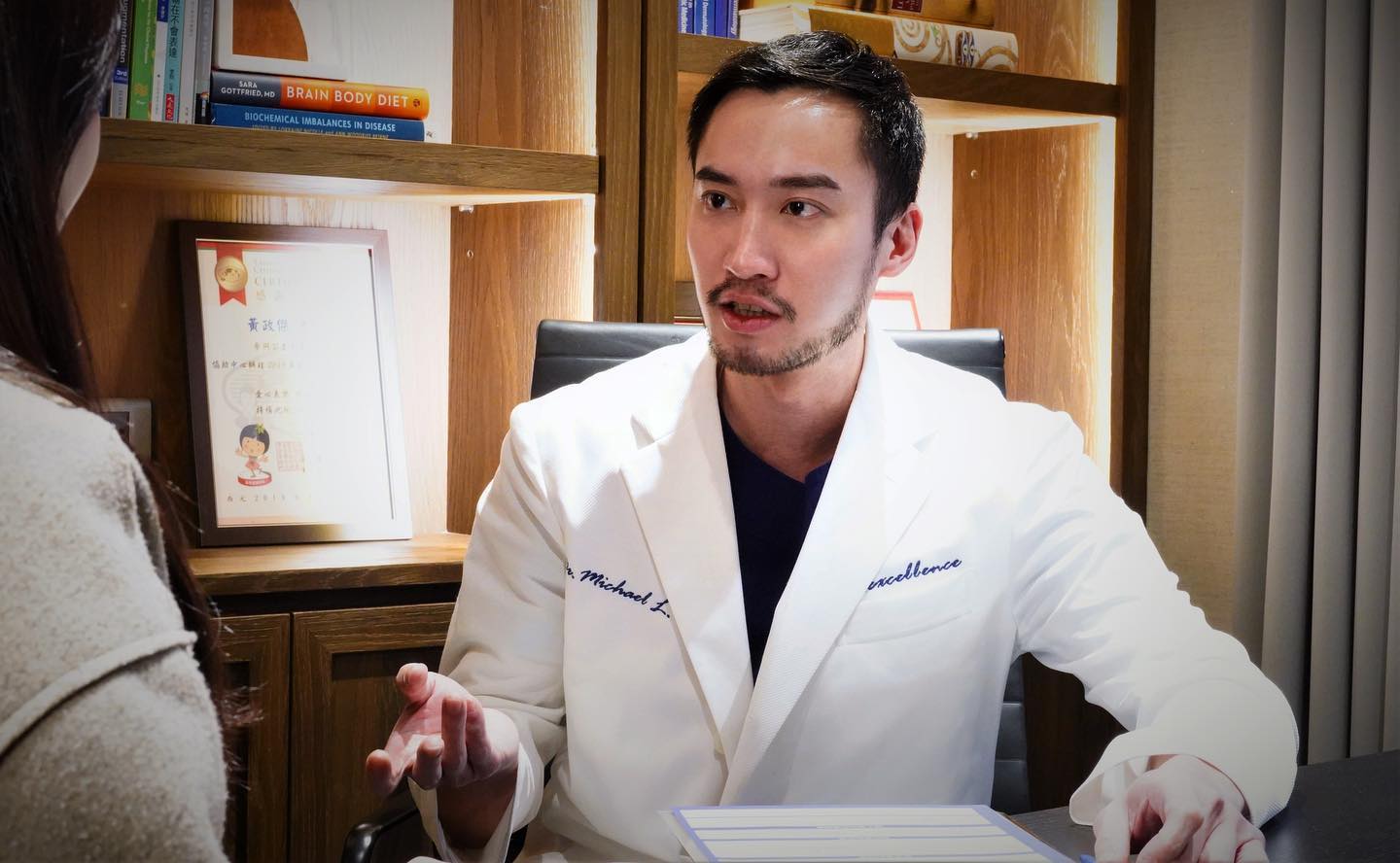 賴弘國曾揚言不會再婚。