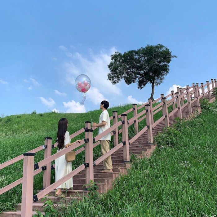 初戀之所難以忘記,是因為第一次經歷愛情,第一次是產生愛情激素。