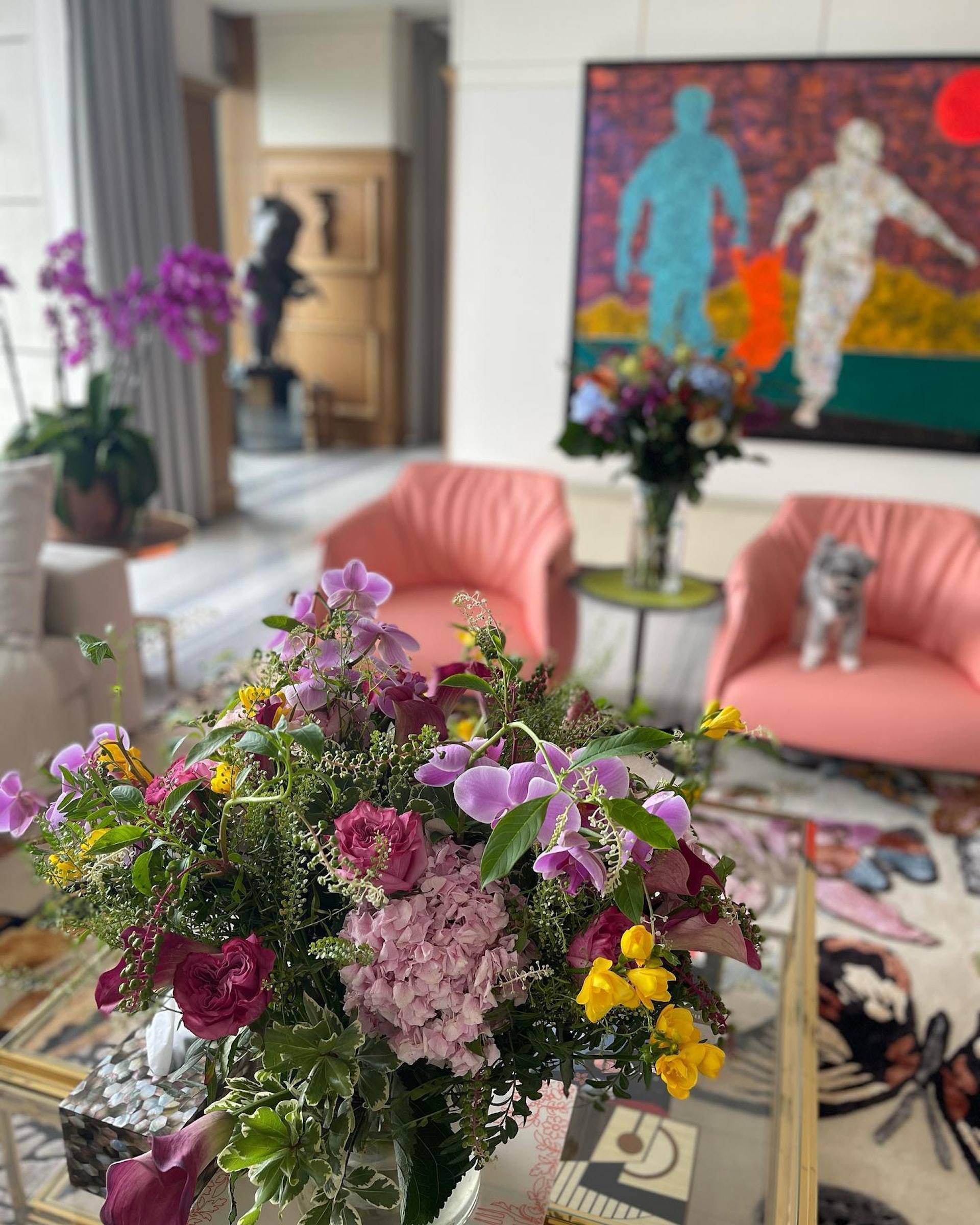 地上鋪了一張的大地氈。