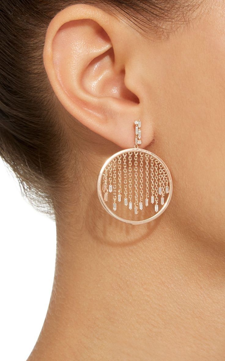 視覺上可以增加臉部的寬度，調整臉部比例。