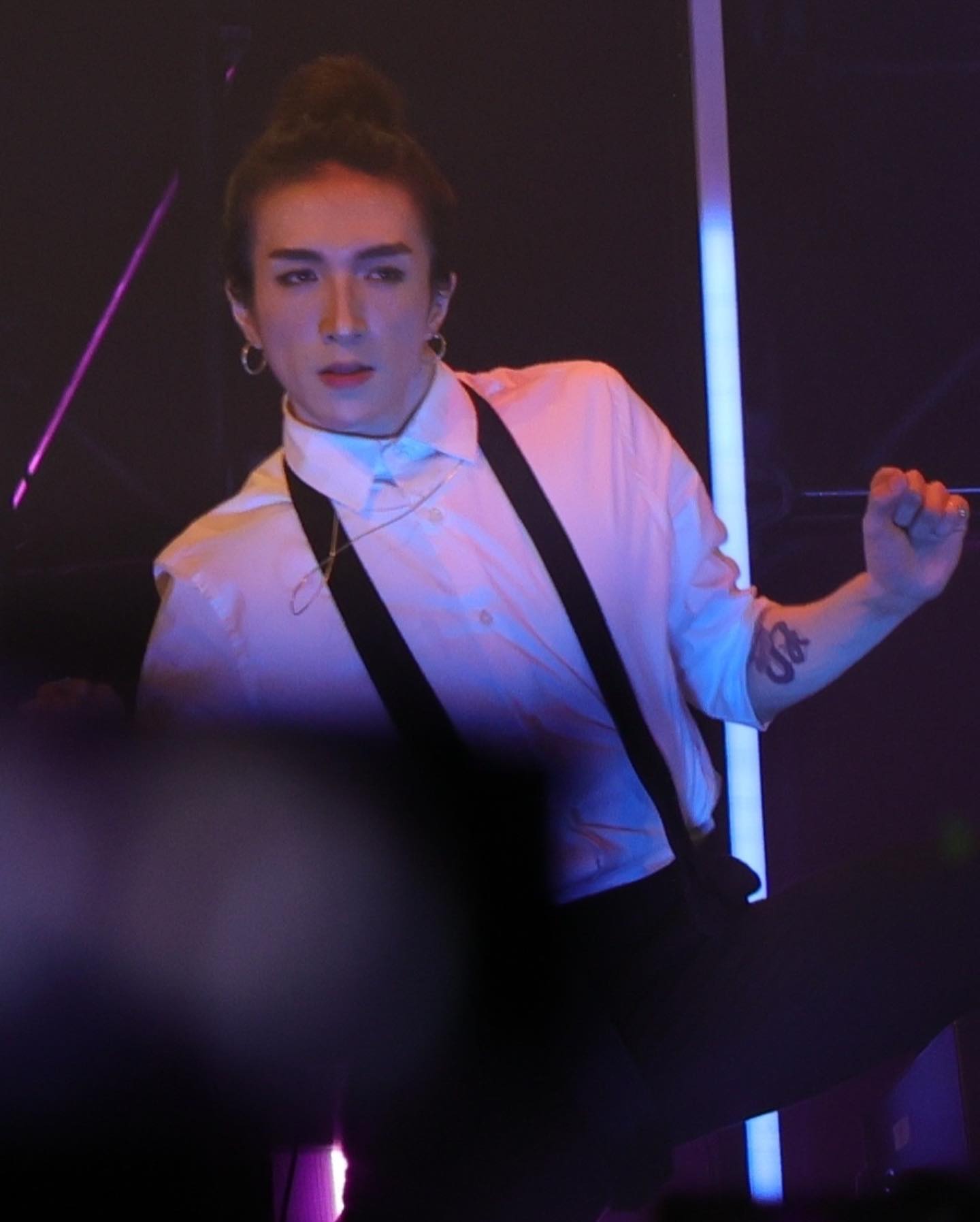 最新消息指，阿Mo於上周六（6日）已完成呼吸造口手術，惟暫時頸部以下的部位仍未能移動，需待康復。