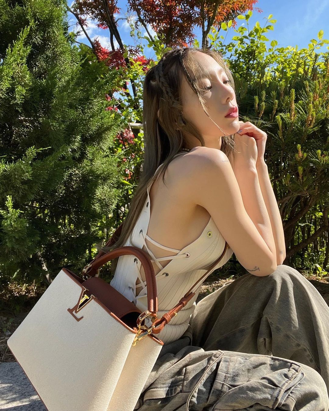 經典的混血感亞麻灰髮色回歸!
