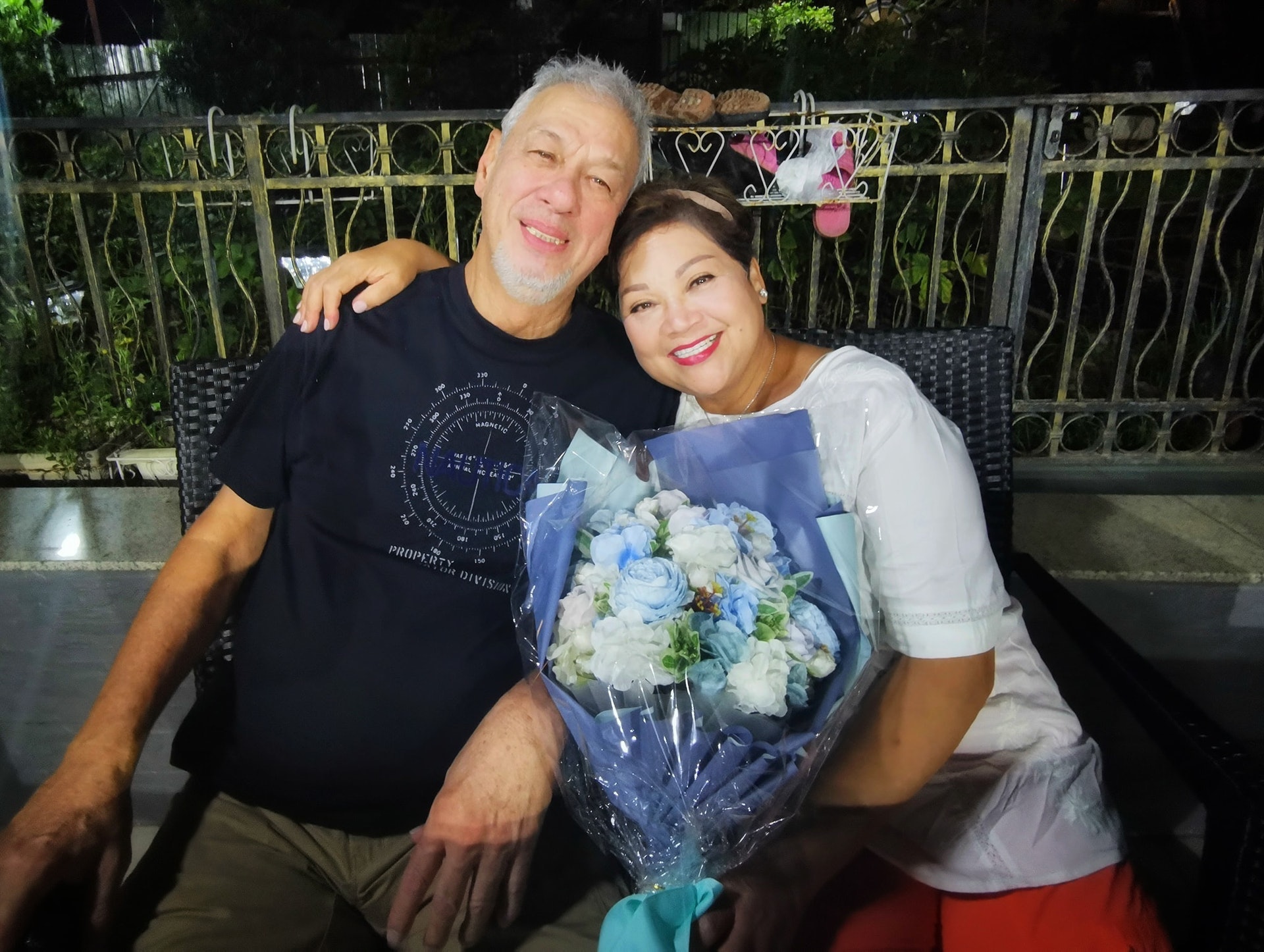肥媽曾為了治療老公Rick的癌症,一人獨力擔起養家及醫療費的重擔,一邊照顧老公一邊拍節目又開演唱會。