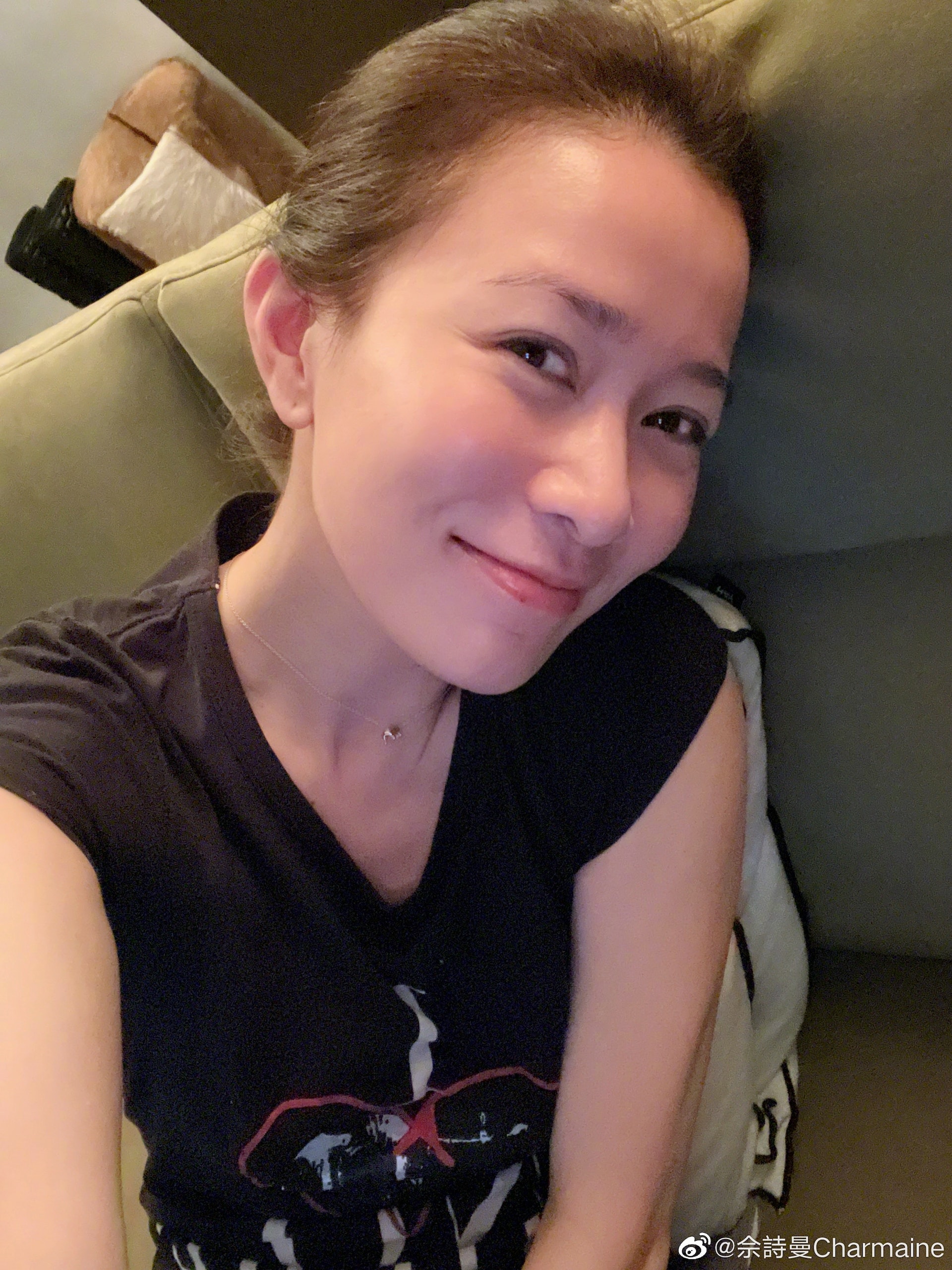 出道不久備受TVB力捧,劇集一部接一部。