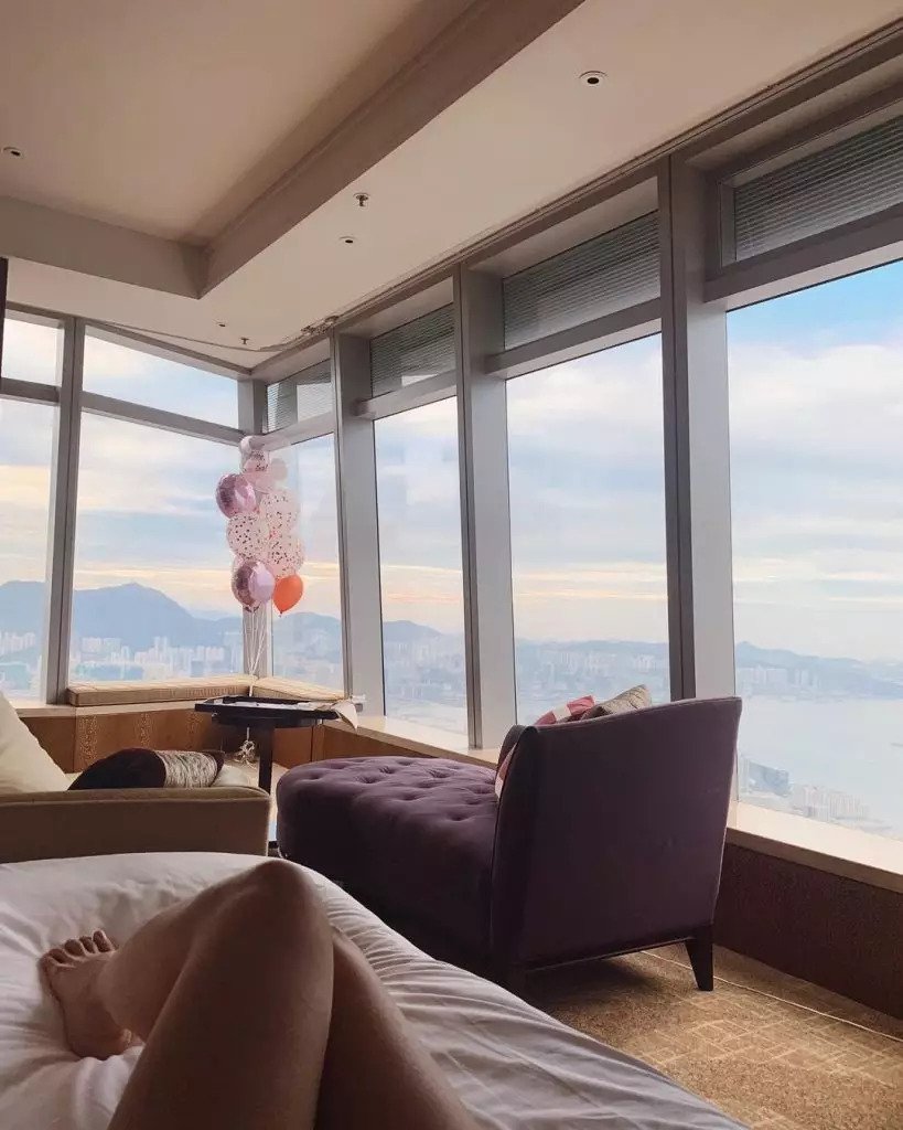 黃嘉樂帶女友在酒店Staycation慶生。