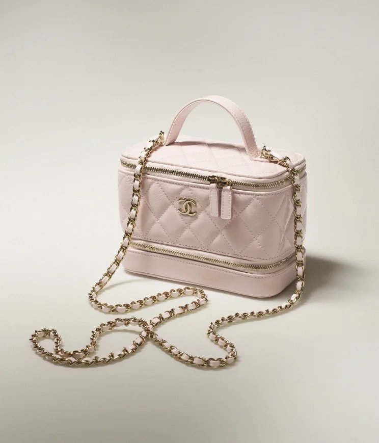 Vanity With Chain HK$24,000