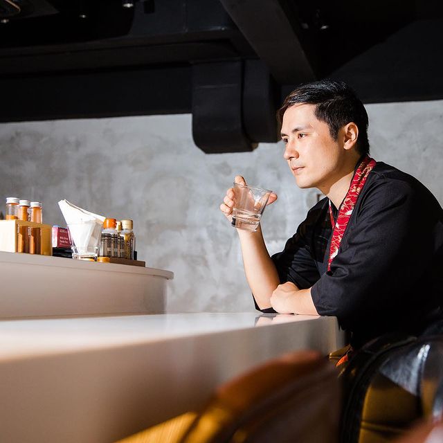 李泳豪當年被舊愛楊思琦背叛後，一直保持單身。