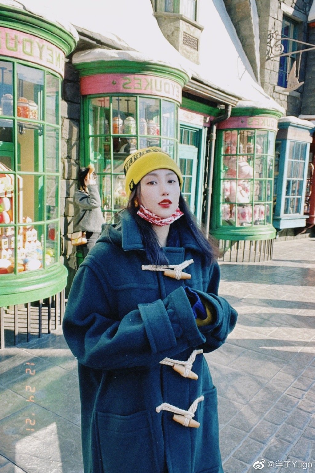 石洋子離婚後將囡囡長期交由媽媽照顧，甚少工作的她經常周遊列國，吃喝玩樂。