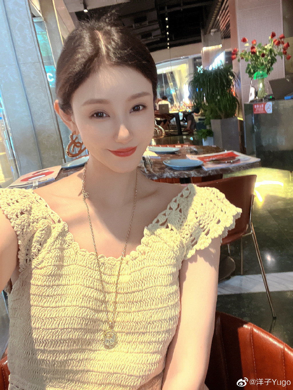 有傳石洋子花掉吳啟華10億才會導致離婚。