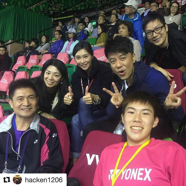 盧淑儀陪伴李克勤到世界各地觀看足球比賽。