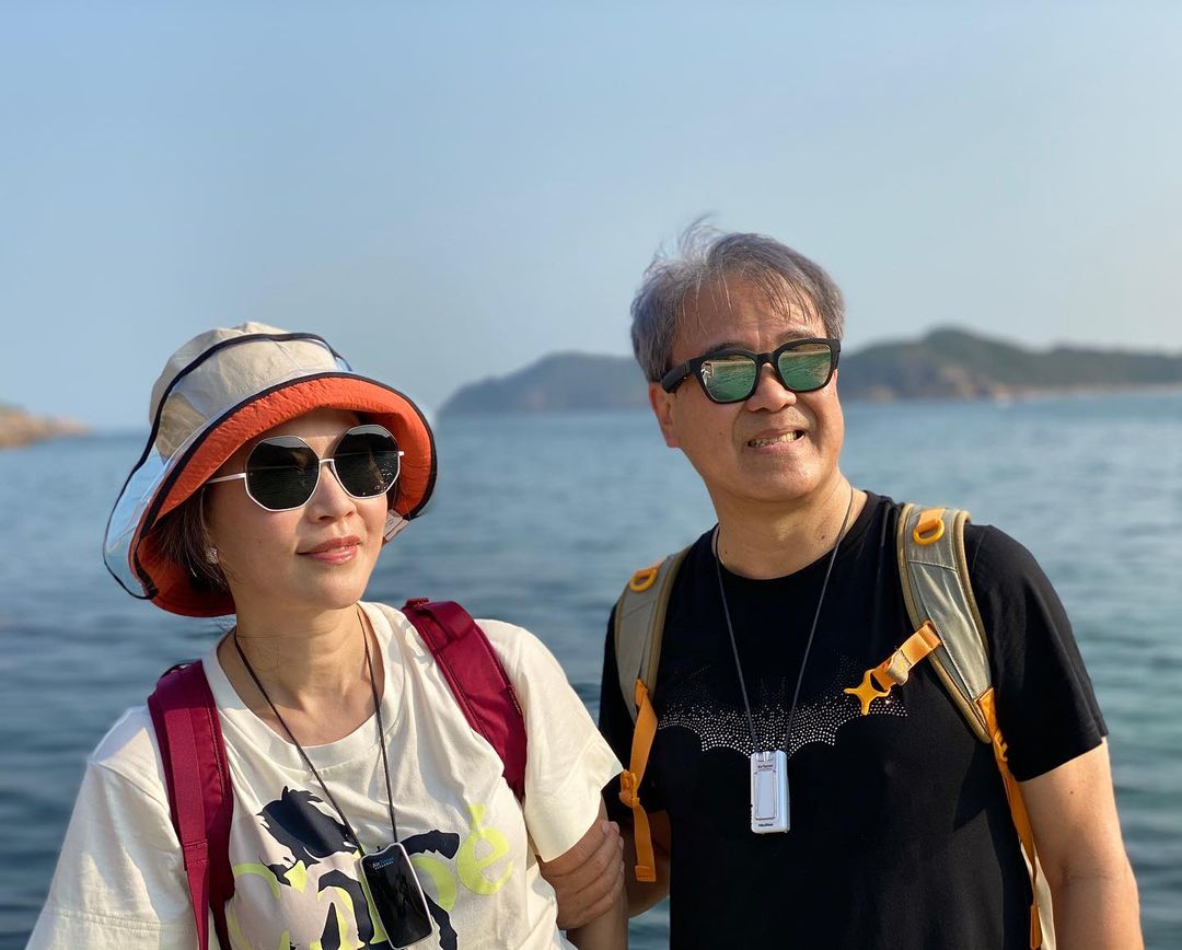 「顧老闆」顧紀筠與老公遊玩照