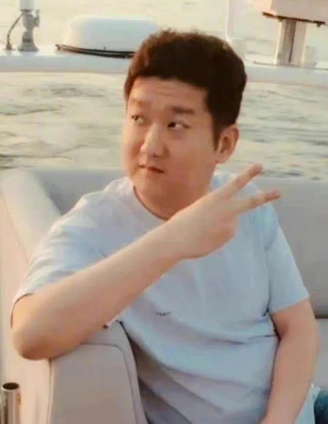 朴敏英男友姜宗賢樣貌曝光。