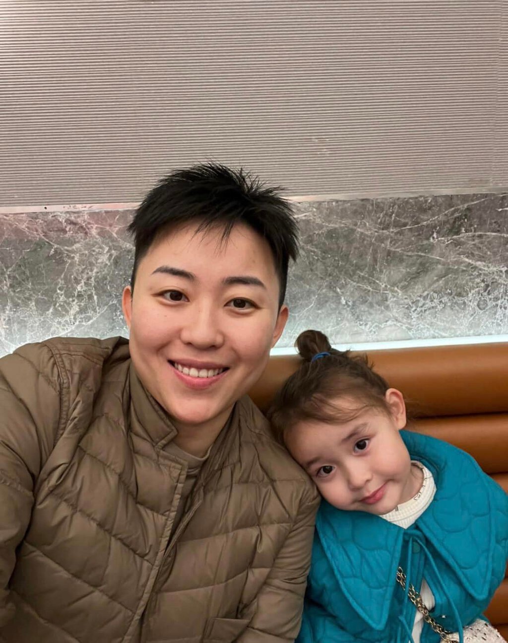 葉海洋花了50萬人民幣(約56萬港元)進行人工受孕,成功誕下5國混血大女Doris。